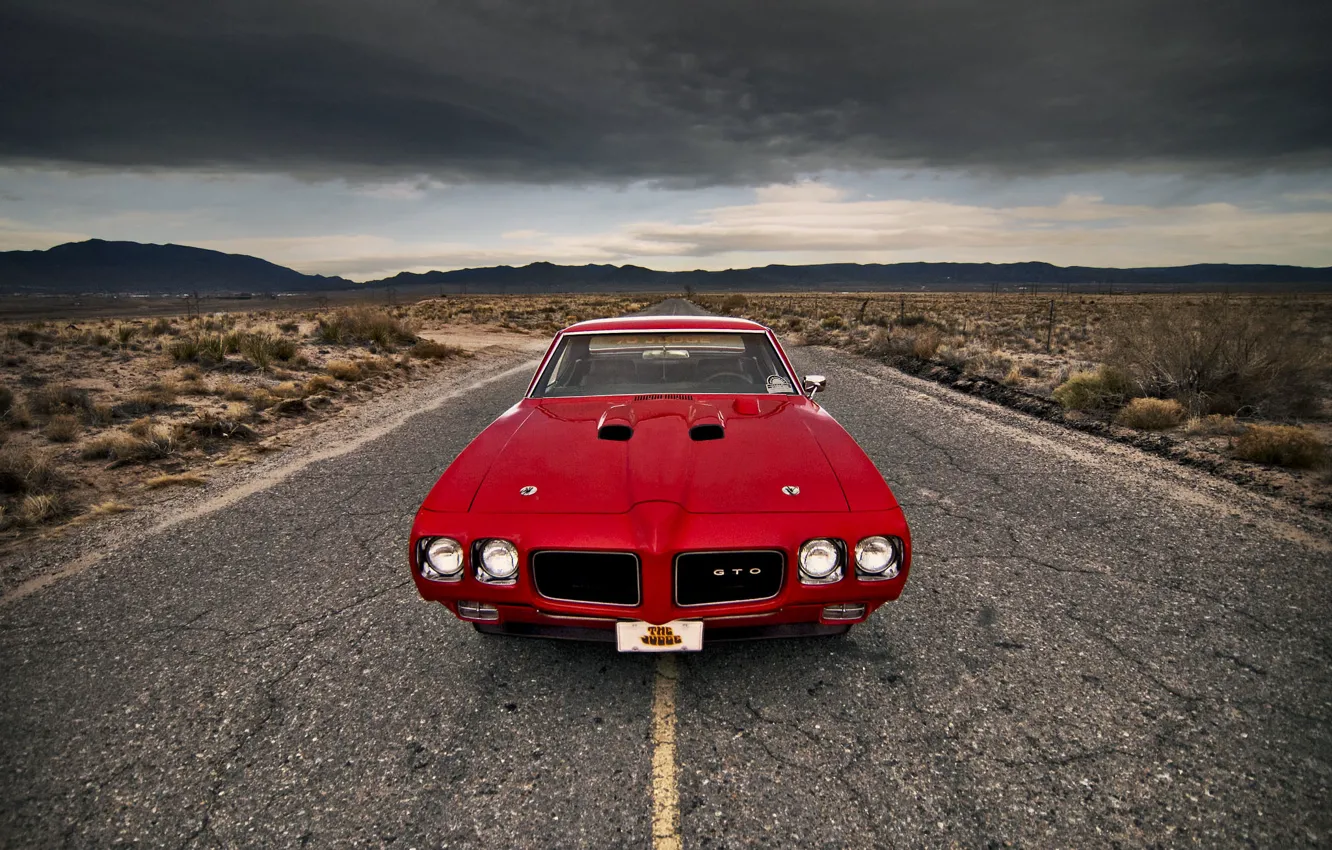 Фото обои дорога, гроза, облака, холмы, фары, спереди, Pontiac, GTO