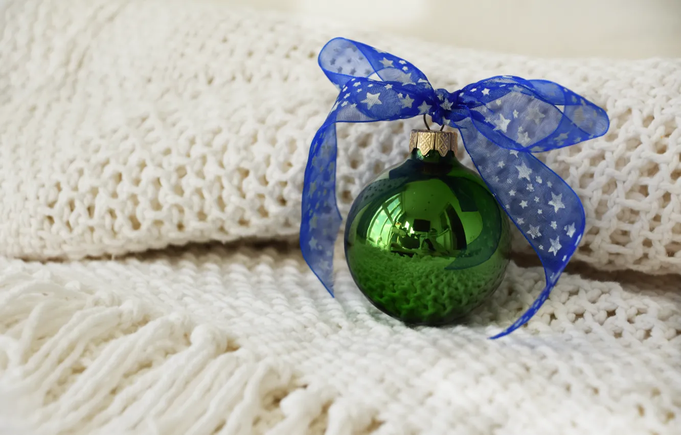 Фото обои зима, зеленый, праздник, шарик, Рождество, Новый год, бантик, новогодние украшения
