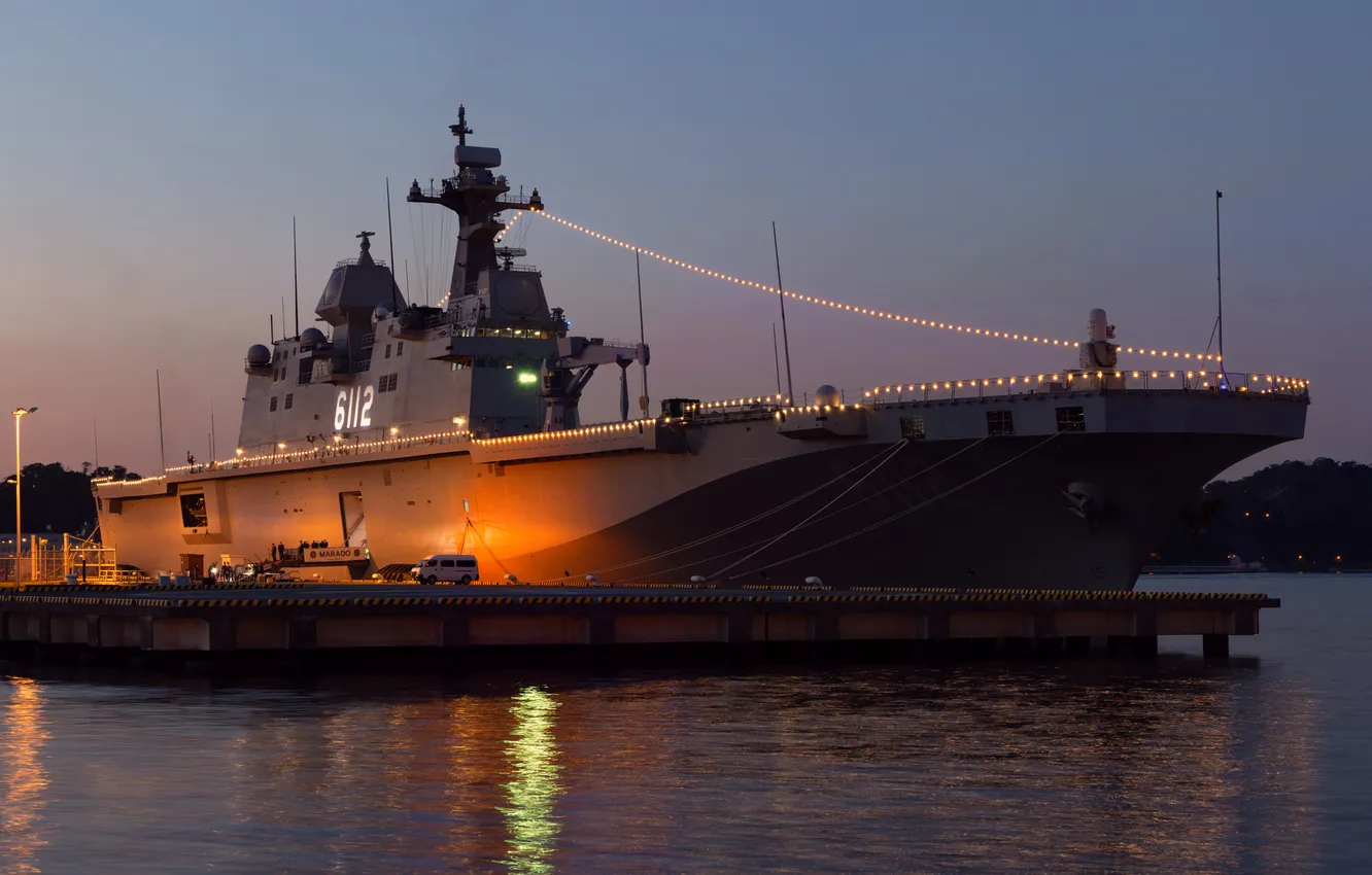 Фото обои универсальный десантный корабль, Республика Корея, LPH-6112, ROKS Marado