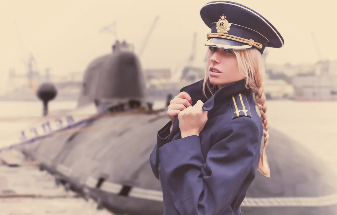 Фото обои девушка, подводная лодка, офицер, китель, день ВМФ, капитан 2-го ранга