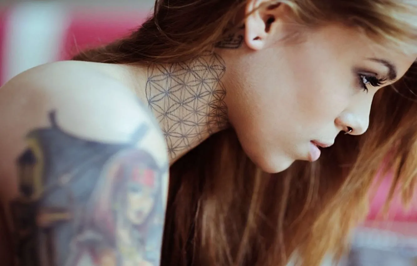 Фото обои tattoo, red head, piercings, neck