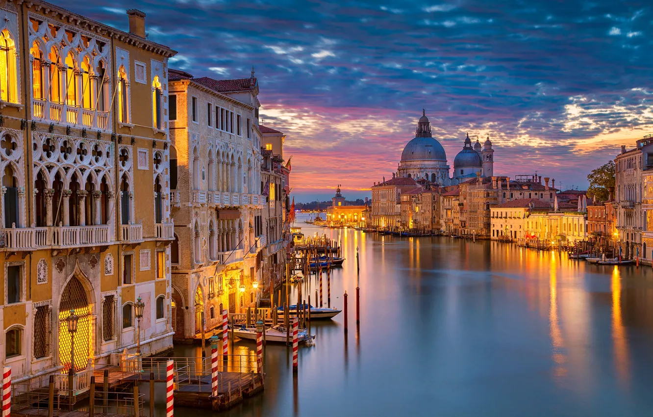 Фото обои ночь, огни, дома, Италия, Венеция, собор, канал
