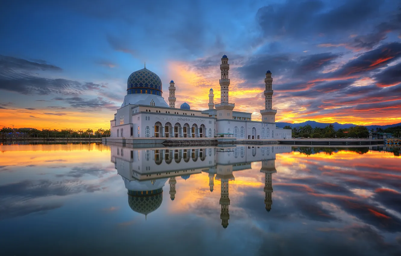 Фото обои облака, отражение, утро, зеркало, Малайзия, Likas Бэй, города Кота-Кинабалу Мечеть, песок дороги