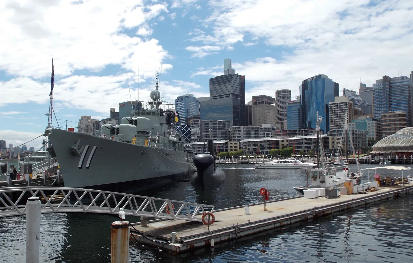 Фото обои пирс, Сидней, подводная лодка, высотки, эсминец, Sydney, ВМС Австралии, HMAS Onslow