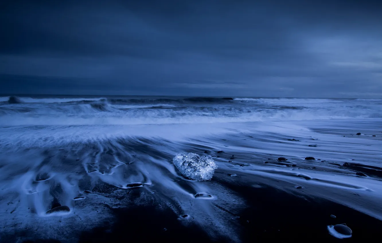 Фото обои лед, зима, море, волны, небо, облака, ночь, берег
