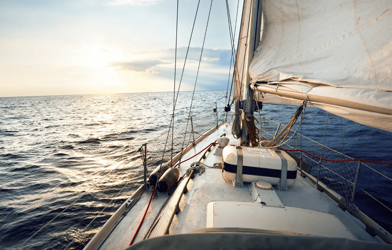 Фото обои море, небо, солнце, путь, движение, ветер, корабль, утро