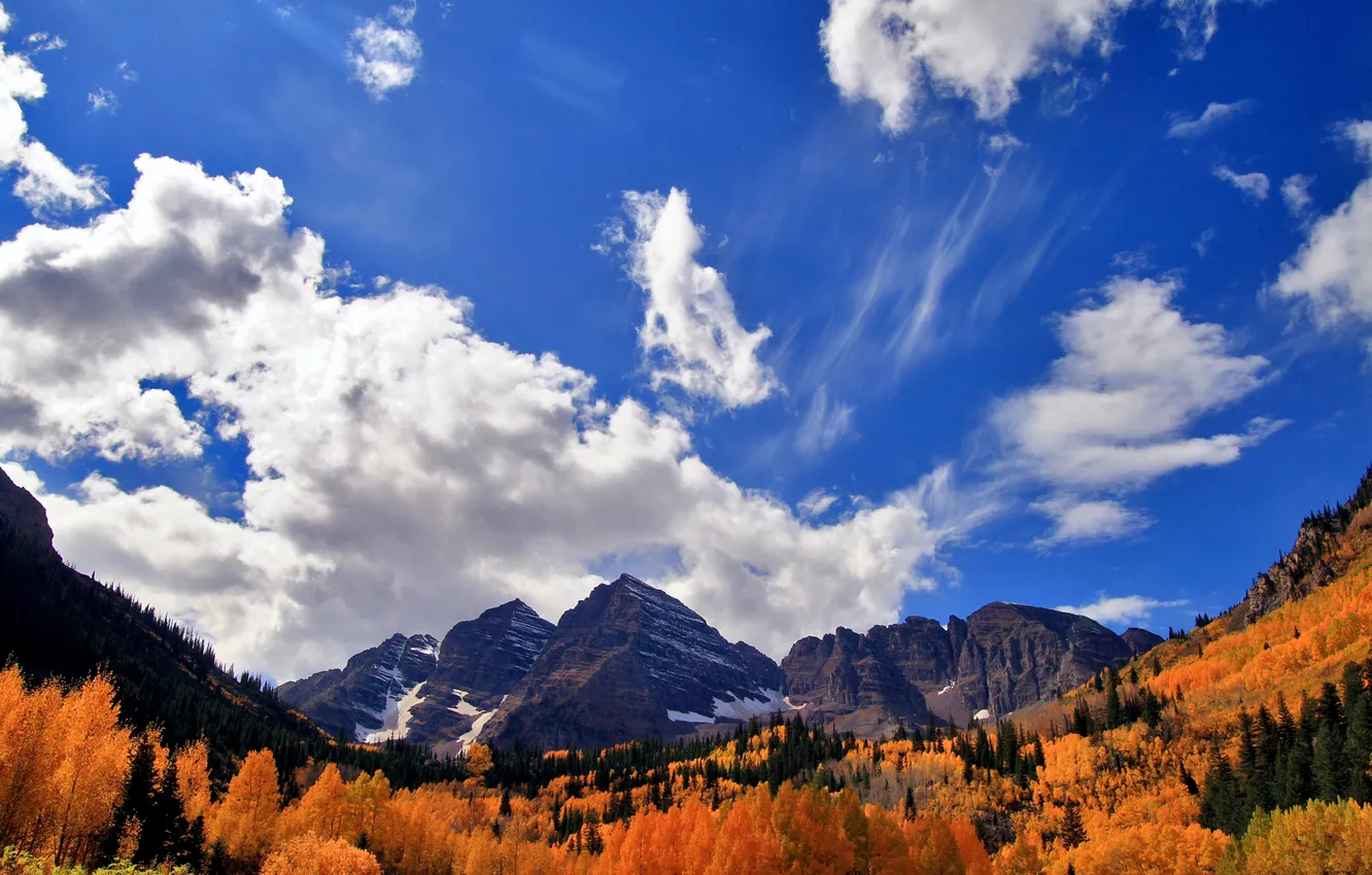 Фото обои осень, лес, небо, облака, горы