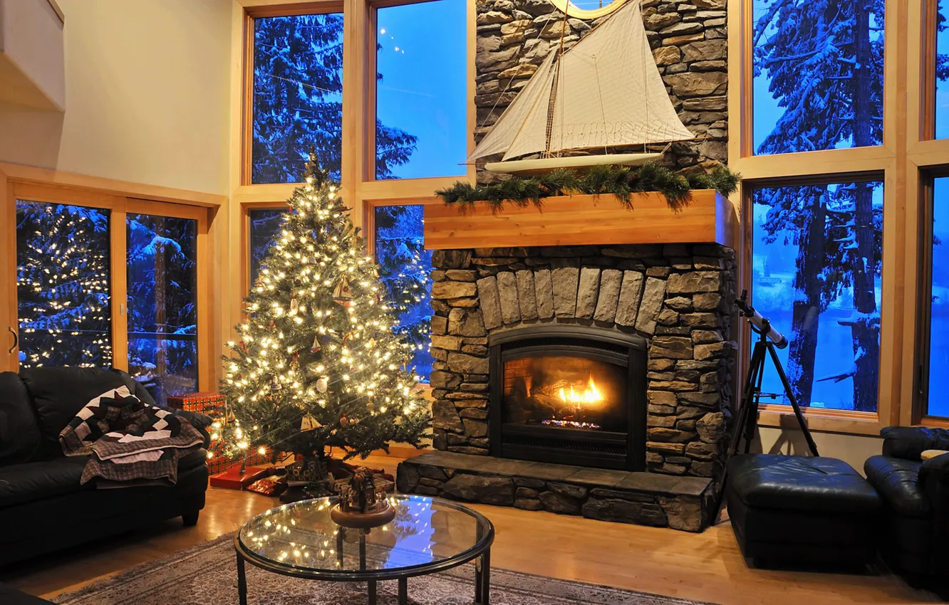 Фото обои диван, елка, окно, Рождество, камин