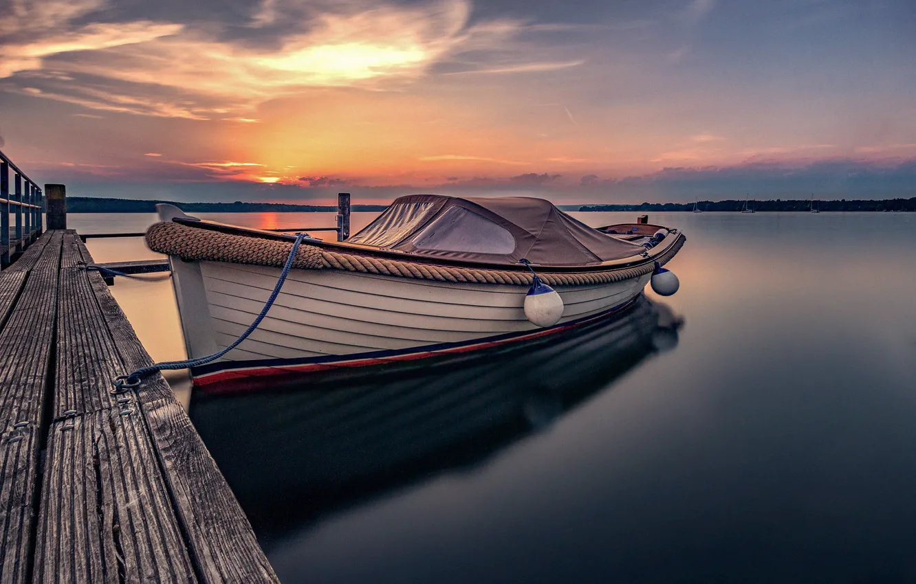 Фото обои закат, озеро, лодка, причал
