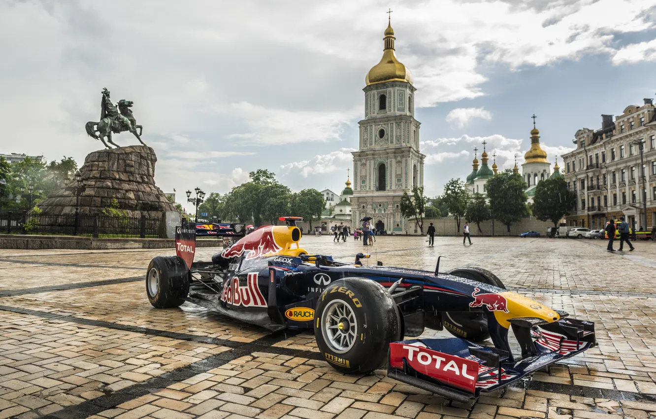 Фото обои дождь, Infiniti, гонки, болид, Украина, формула, Киев, Red bull