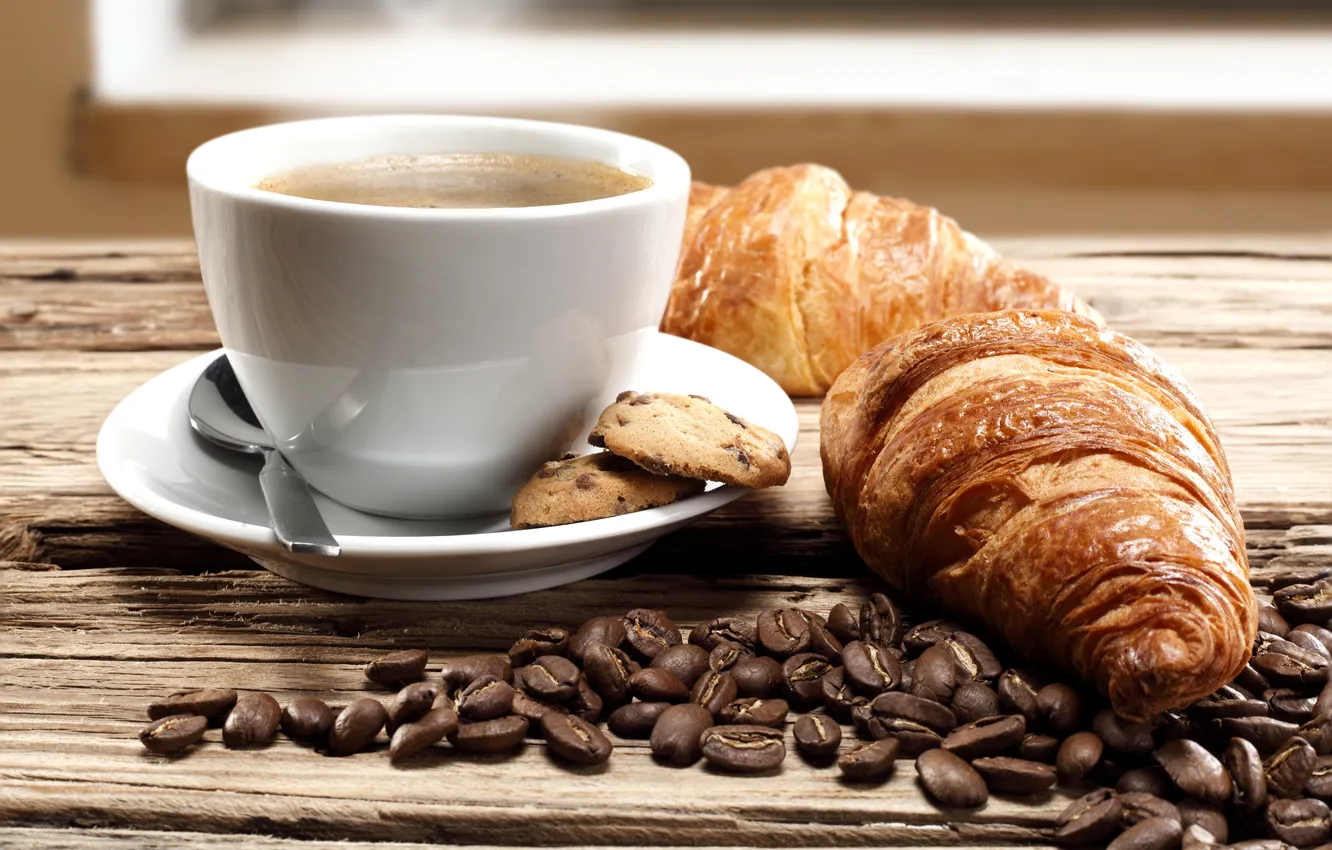 Фото обои кофе, печенье, ложка, кофейные зерна, круассаны, кофейный аромат