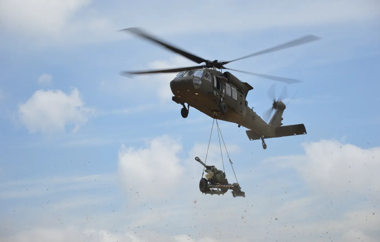 Фото обои небо, пушка, вертолёт, многоцелевой, UH-60, Black Hawk, доставка, «Чёрный ястреб»