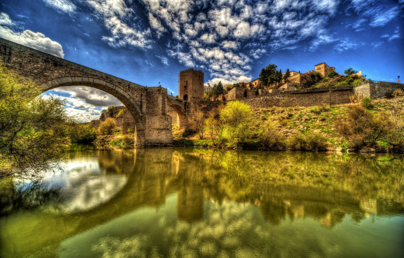 Фото обои вода, облака, мост, отражение, река, HDR, дома, Испания