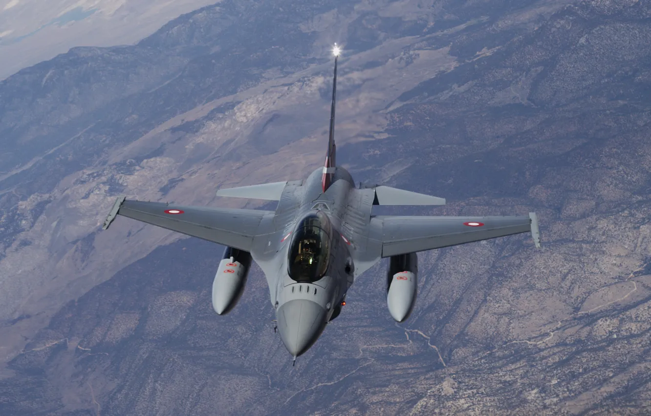 Фото обои полет, земля, F-16, Fighting Falcon