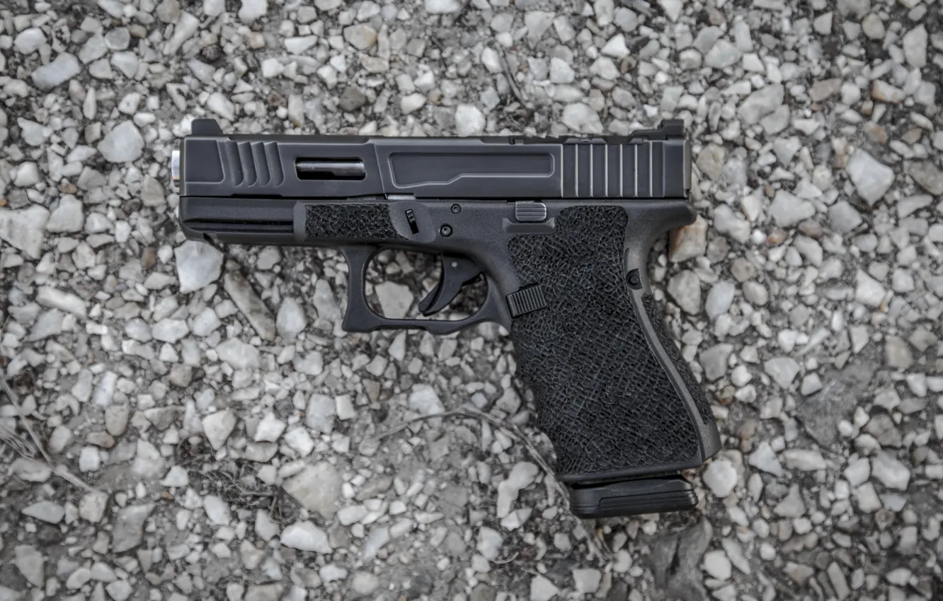 Фото обои пистолет, гравий, Glock 19, самозарядный