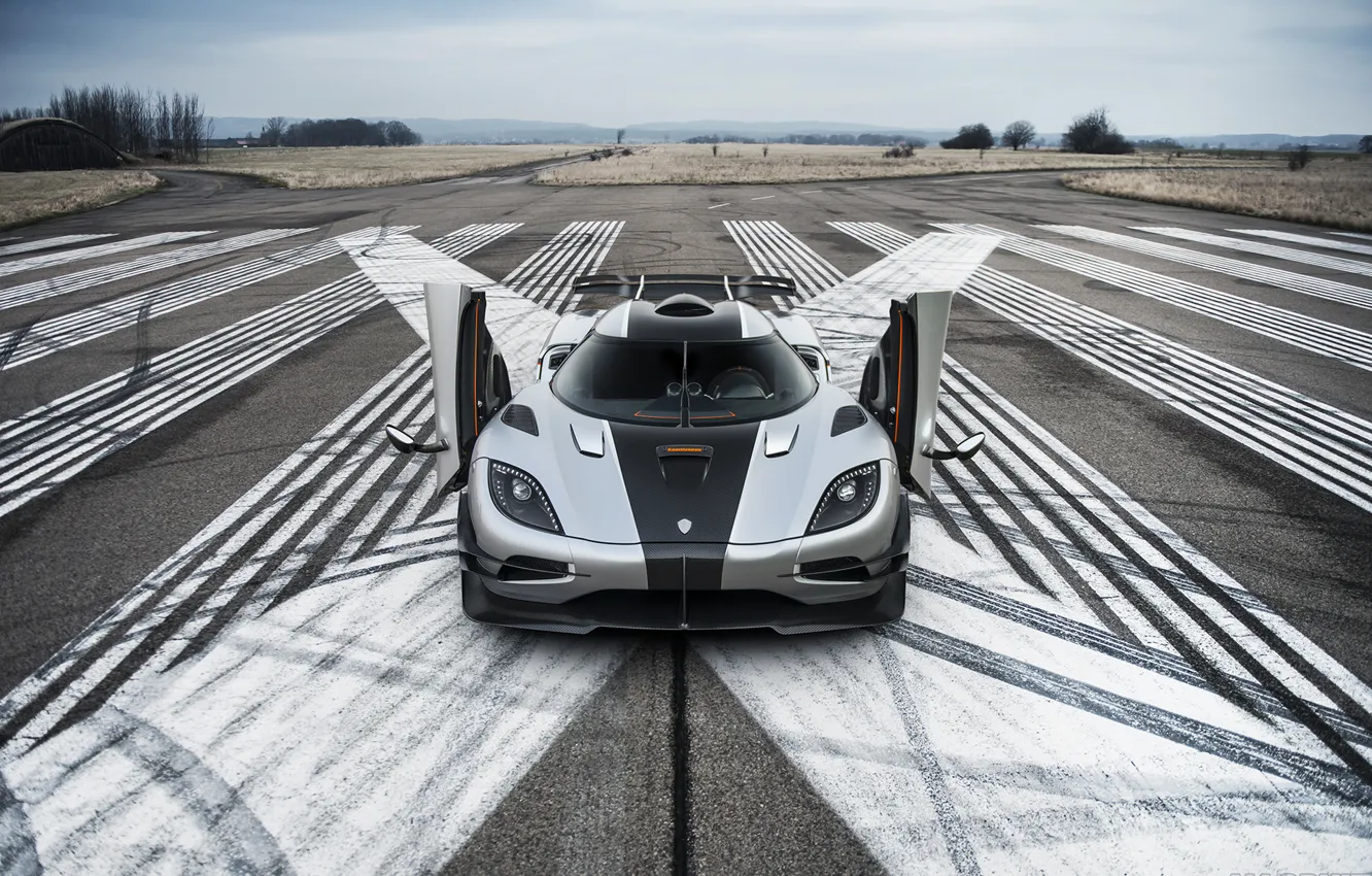 Фото обои supercar, one, koenigsegg