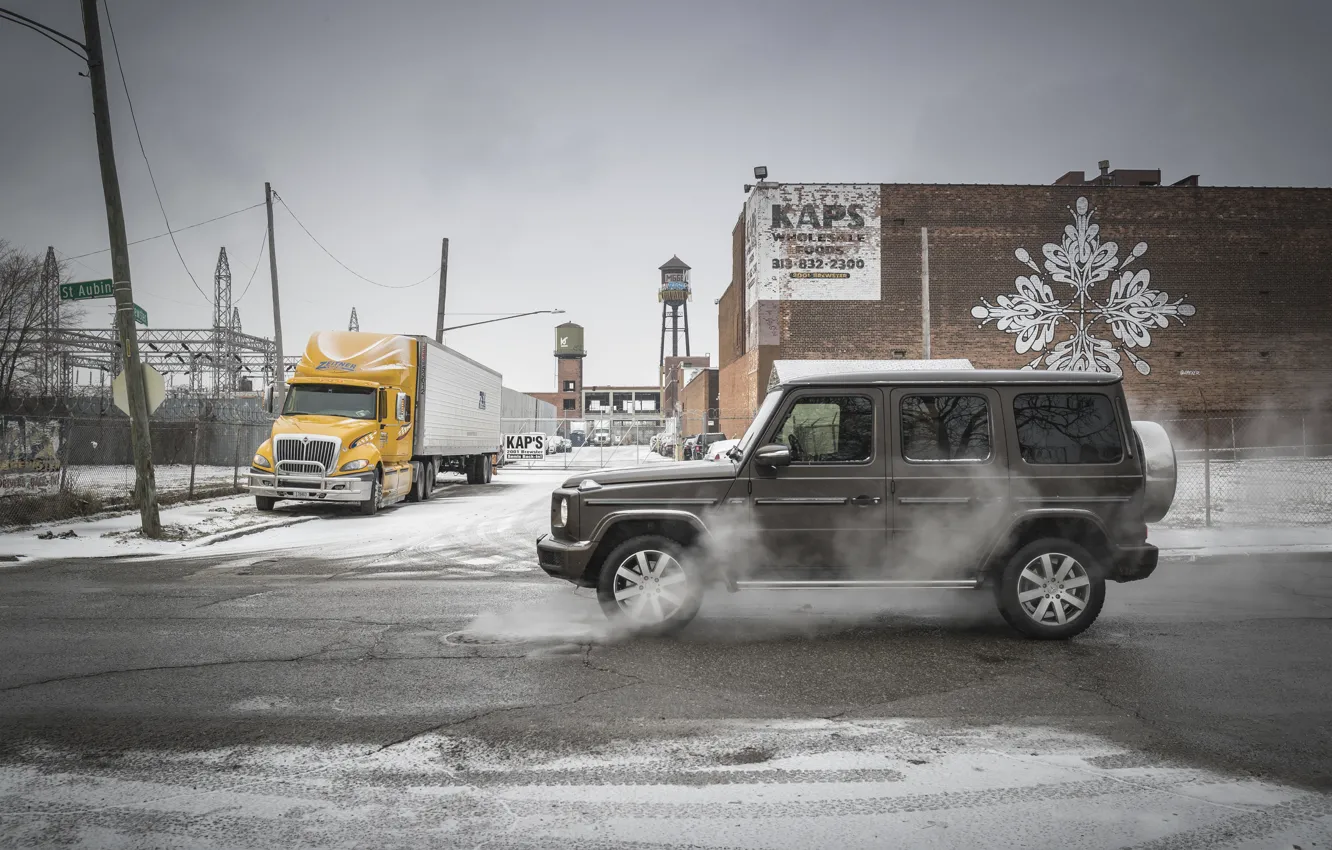 Фото обои зима, город, улица, здания, Mercedes-Benz, люк, 2018, G-Class