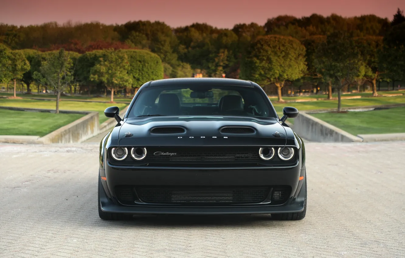 Dodge Challenger srt черный