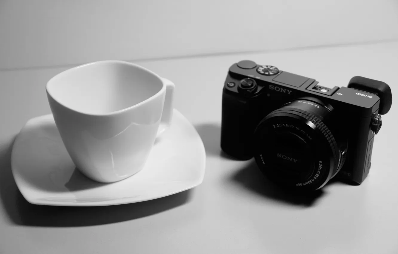 Фото обои white, black, sony, cup, mood, situation, a6000