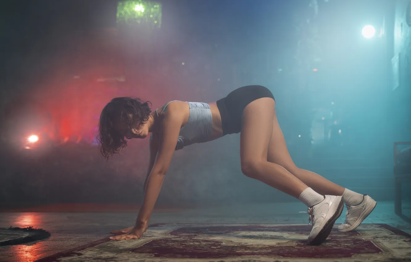 Фото обои party, woman, dancing, indoor, twerking