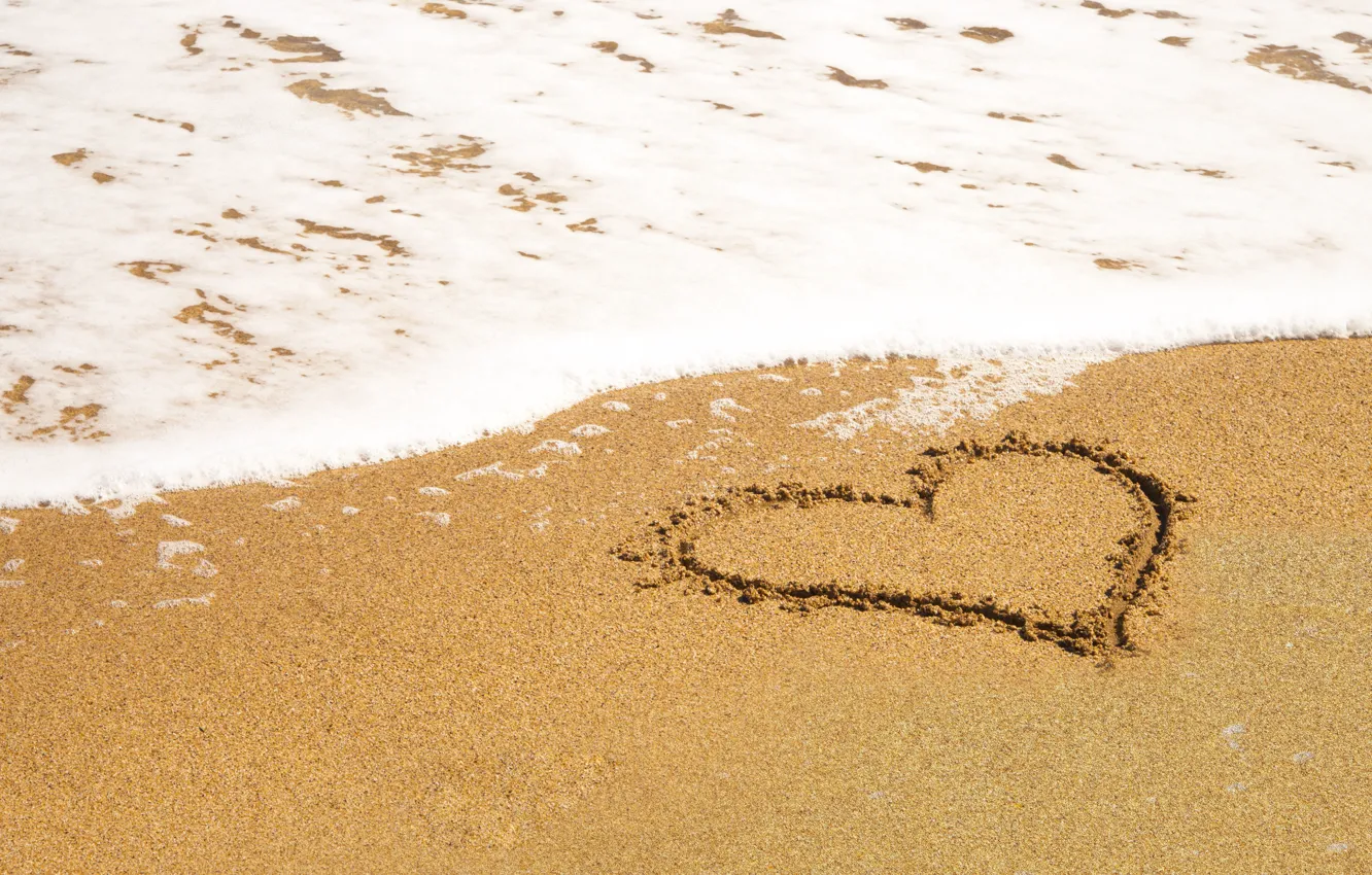 Фото обои песок, море, волны, пляж, лето, любовь, сердце, summer