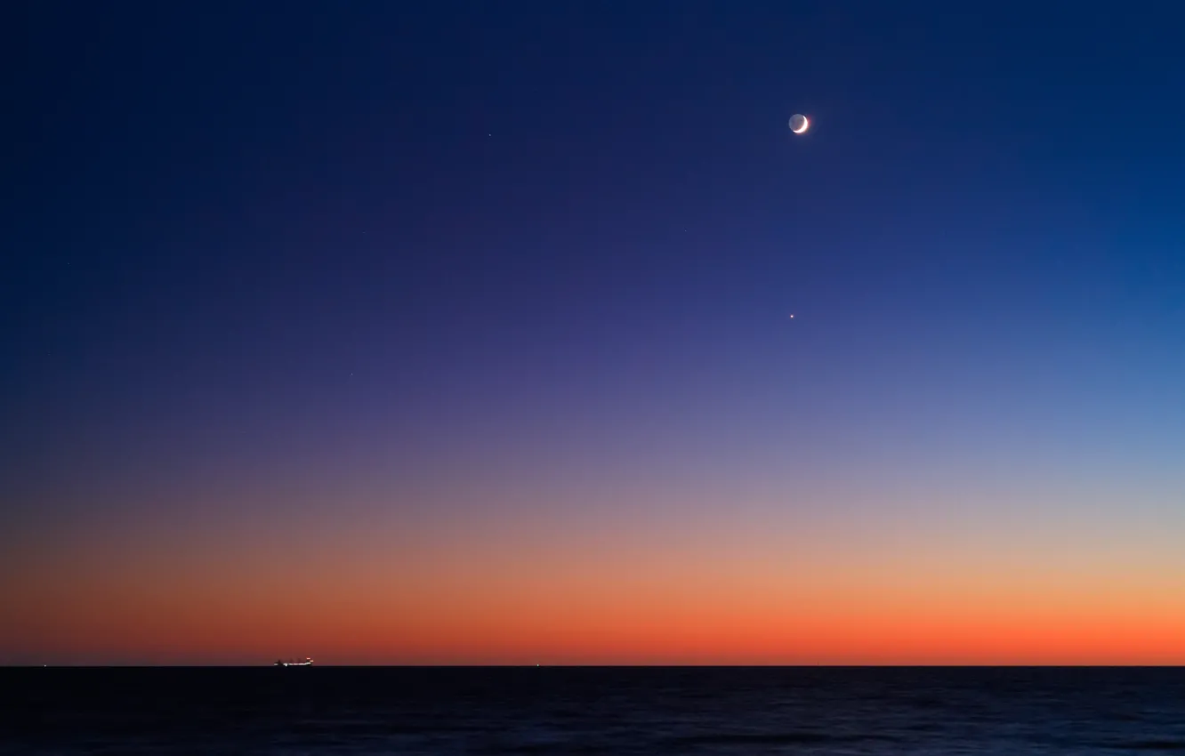 Фото обои восход, океан, корабль, Луна, горизонт, Венера, сумерки, Регул