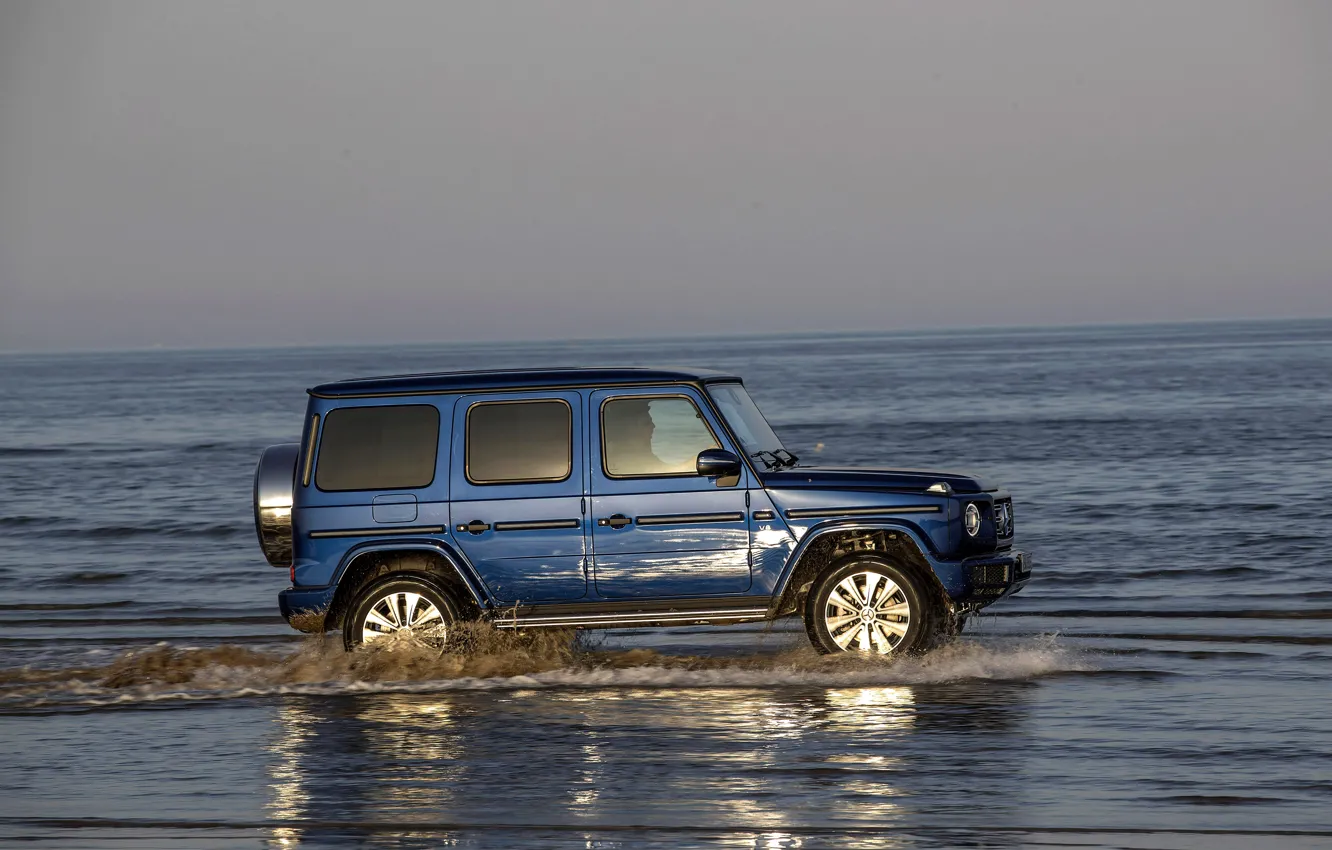 Фото обои вода, синий, отражение, Mercedes-Benz, внедорожник, 4x4, 2018, G-Class