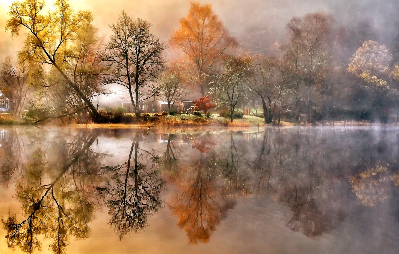 Фото обои осень, деревья, отражение, река, берег, листва, размытость, дымка