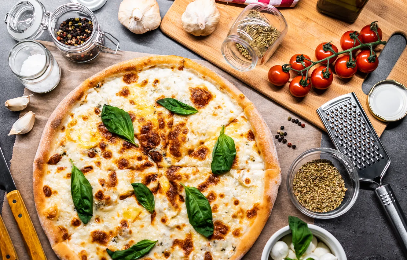 Фото обои сыр, пицца, помидоры, специи, базилик