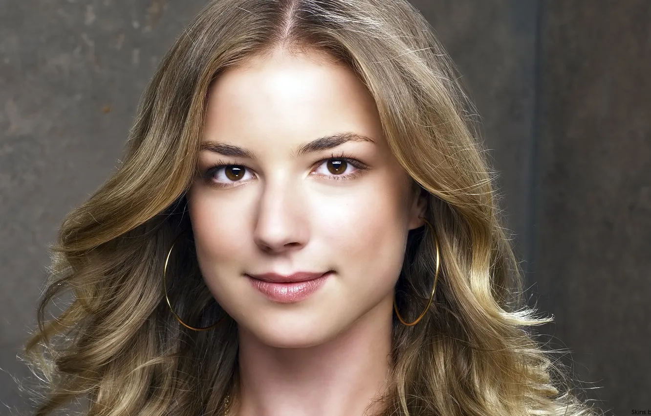 Фото обои взгляд, серьги, актриса, сериал, месть, revenge, Emily VanCamp, эвервуд