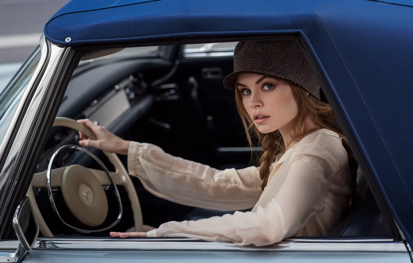 Фото обои машина, взгляд, девушка, кепка, за рулём, мерседес, Анастасия Щеглова