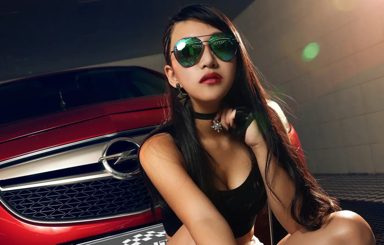 Фото обои взгляд, Девушки, очки, Opel, азиатка, красивая девушка, красный авто