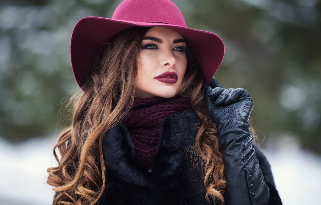 Фото обои зима, фон, модель, портрет, шляпа, макияж, шарф, прическа