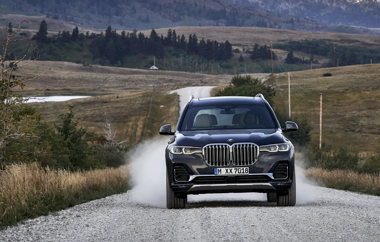 Фото обои движение, пыль, BMW, 2018, кроссовер, SUV, 2019, BMW X7