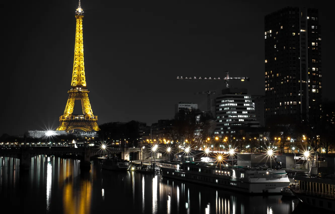 Фото обои ночь, огни, река, Франция, Париж, дома, фонари, Эйфелева башня