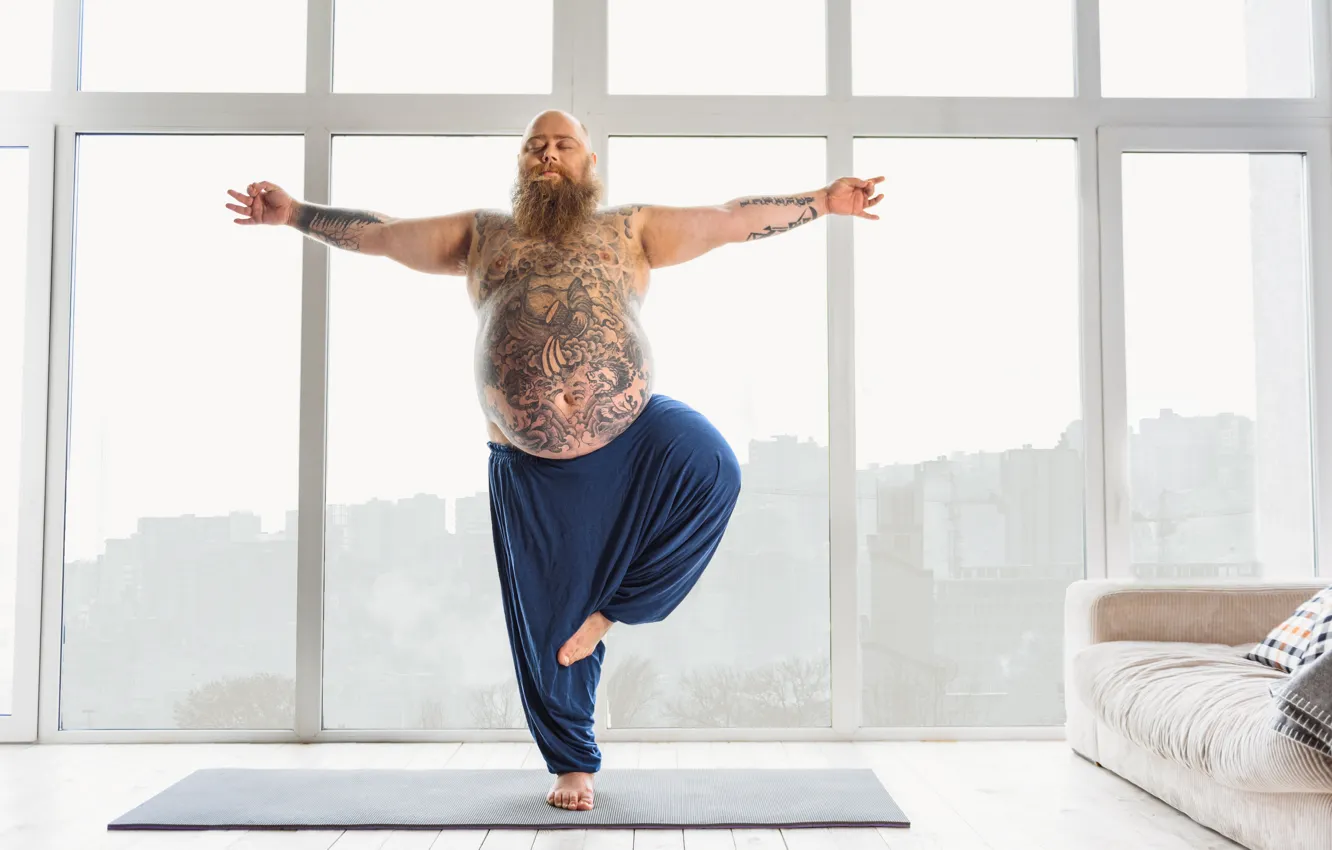 Фото обои pose, tattoos, yoga, beard, fat