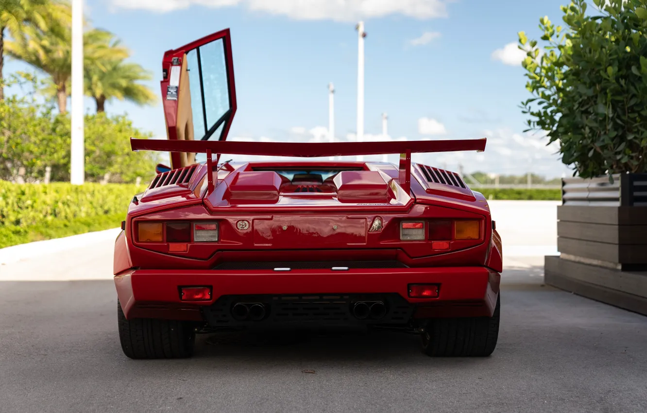 Фото обои Lamborghini, Countach, rear view, scissor doors, Lamborghini Countach 25th Anniversary