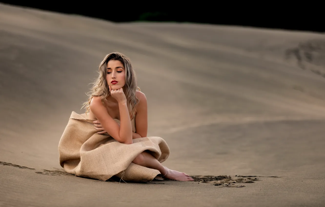 Фото обои песок, девушка, природа