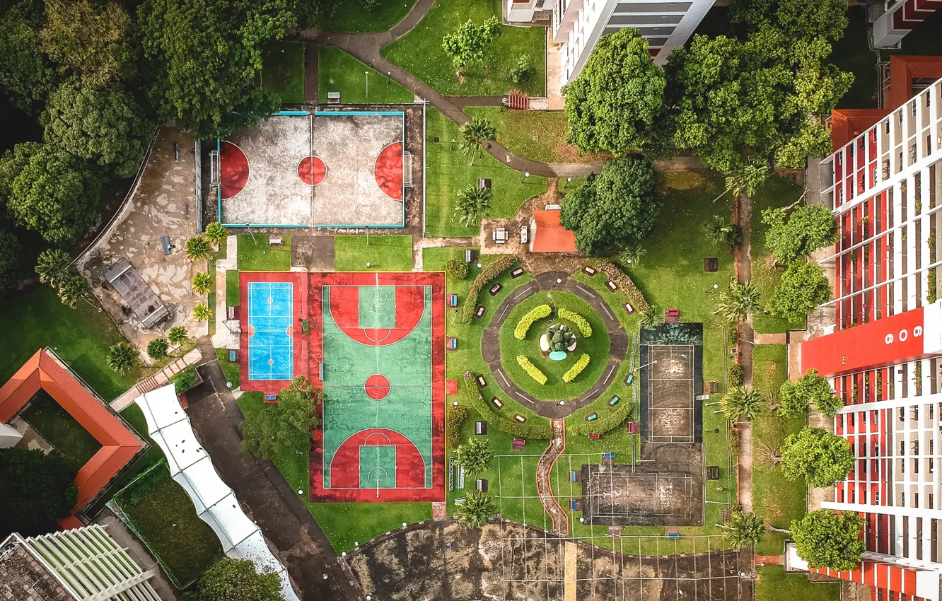 Фото обои высота, дома, двор, площадка