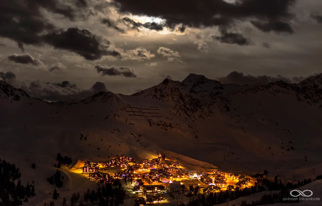 Фото обои зима, снег, горы, ночь, огни, долина, поселение, низина