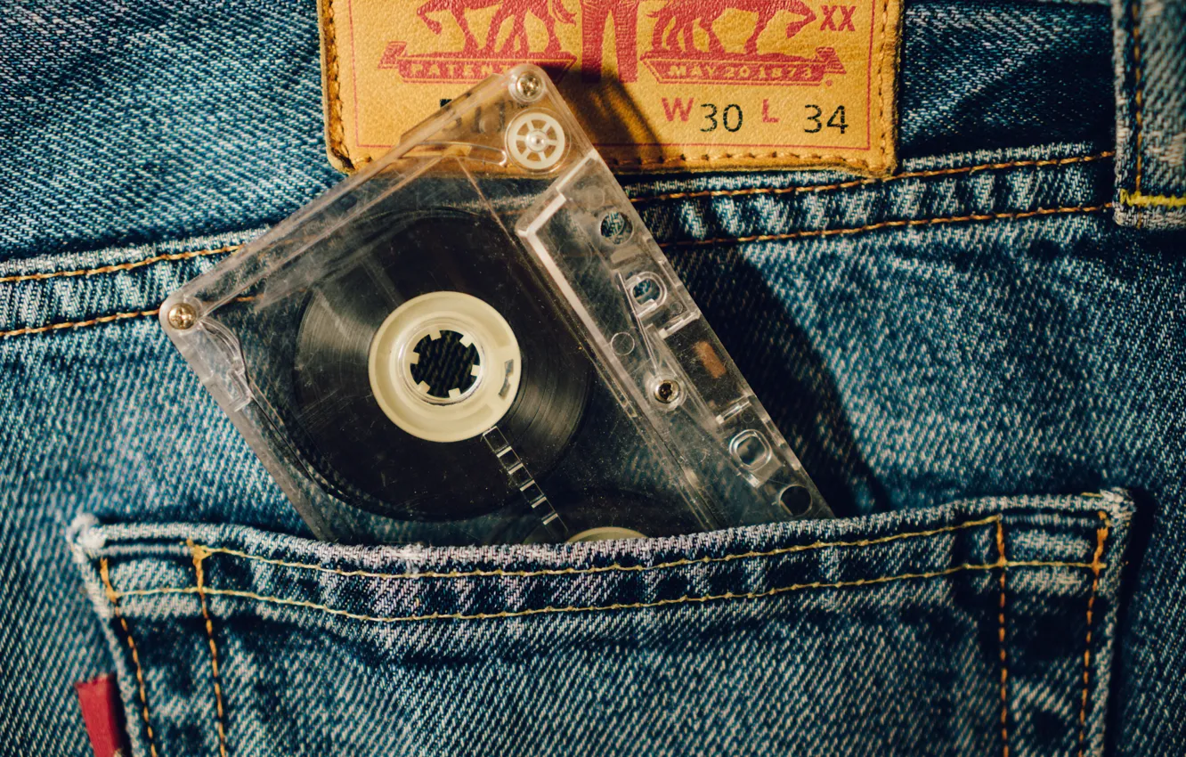 Фото обои макро, музыка, касета, джинсы