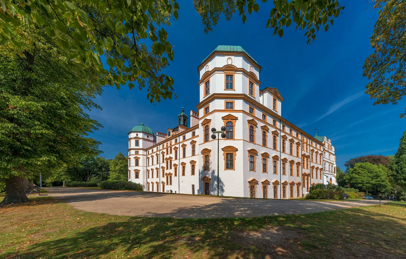 Фото обои деревья, ветки, замок, Германия, архитектура, Germany, Нижняя Саксония, Lower Saxony