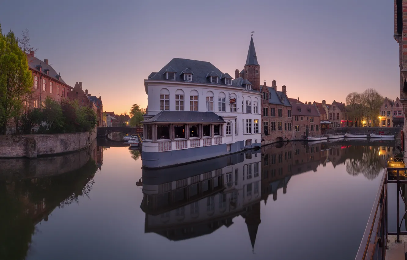 Фото обои здания, Бельгия, Брюгге, водные каналы