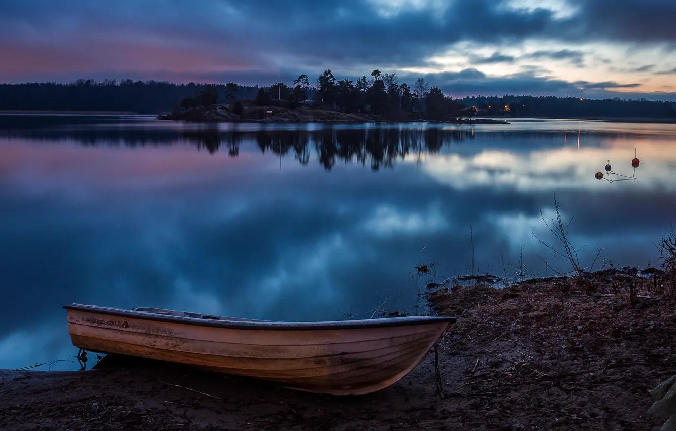 Фото обои лес, закат, огни, река, берег, лодка, вечер, Швеция