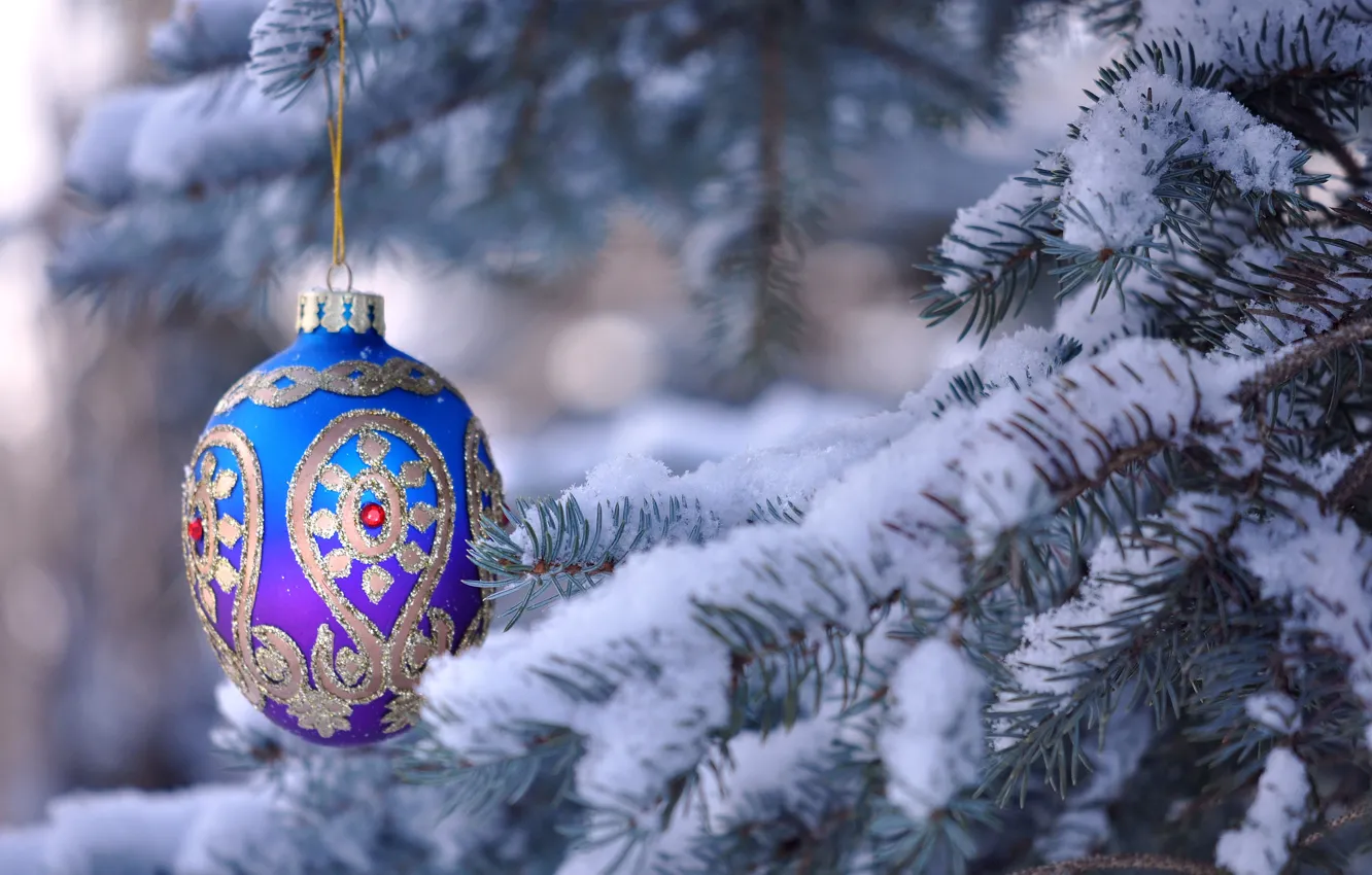 Фото обои снег, праздник, игрушка, елка, Рождество, украшение