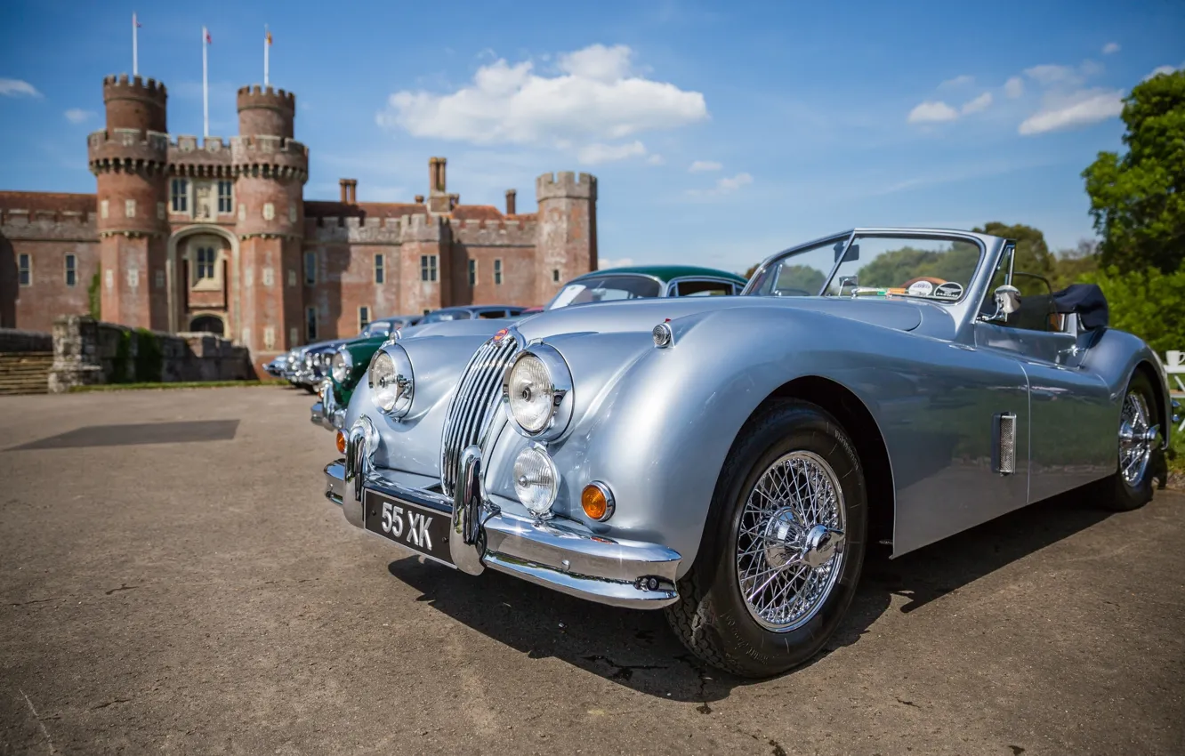 Фото обои ретро, Англия, классика, England, Herstmonceux Castle, Замок Хёрстмонсо, Jaguar XK120