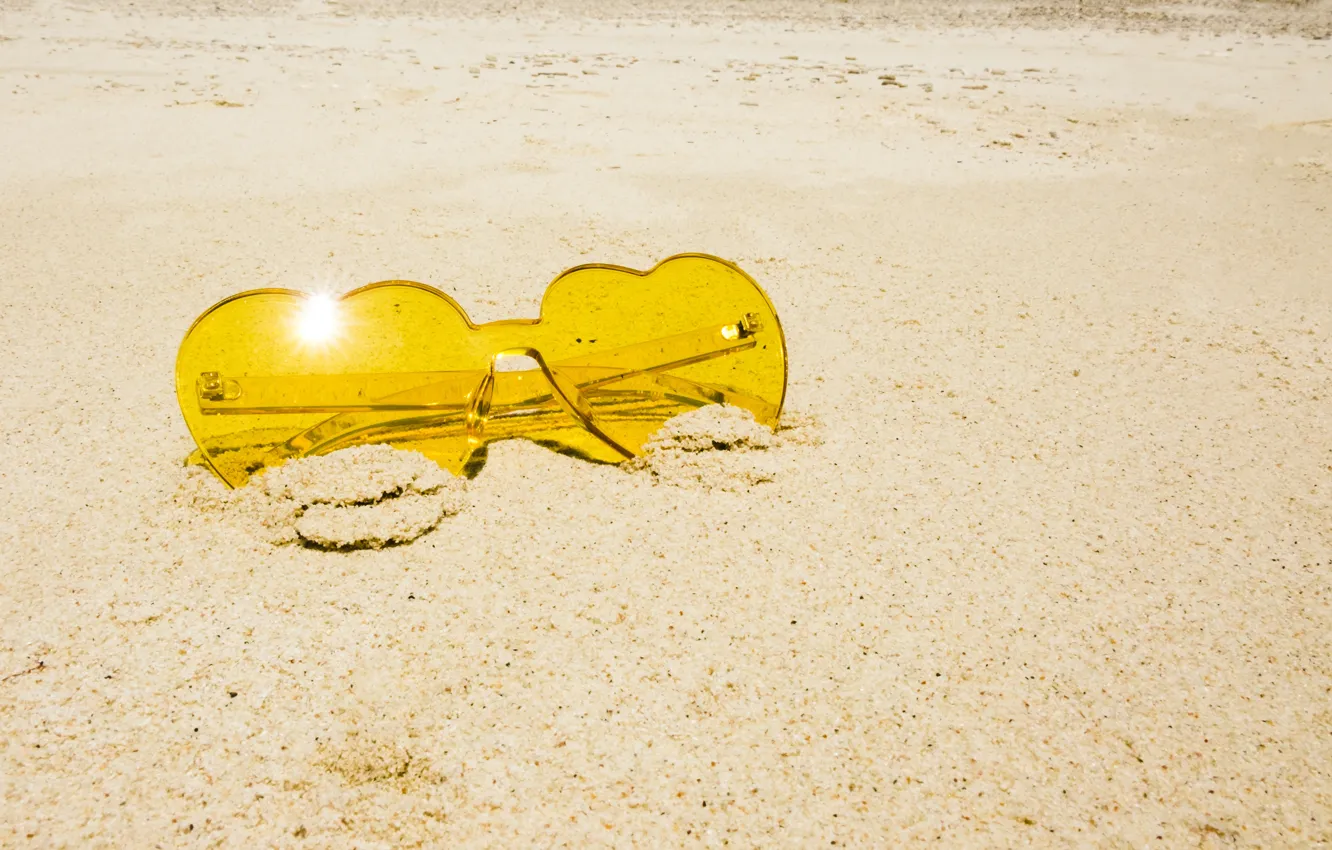 Фото обои песок, море, пляж, лето, отдых, очки, summer, love