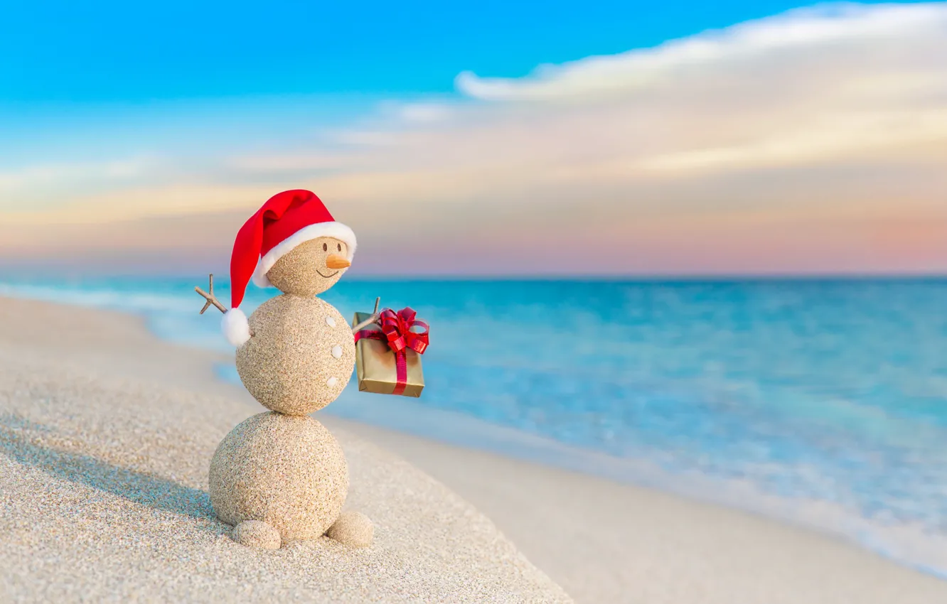 Фото обои песок, море, пляж, Новый Год, Рождество, снеговик, happy, Christmas
