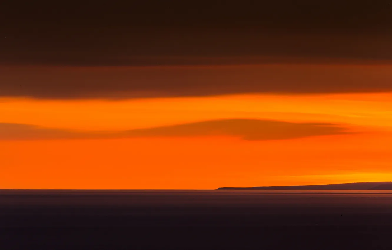 Фото обои море, облака, закат, остров, горизонт, оранжевое небо