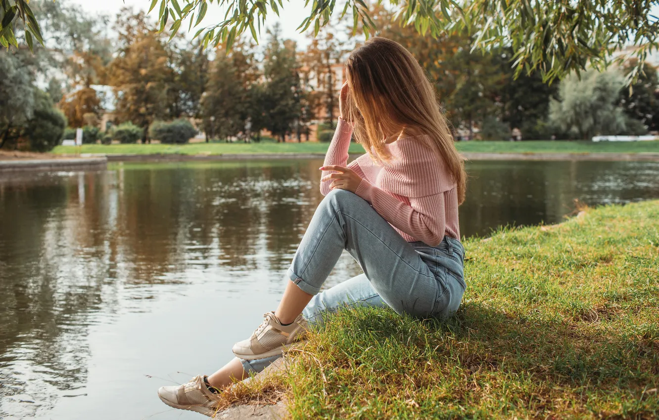Фото обои девушка, природа, sky, nature, lake, model, women, jeans